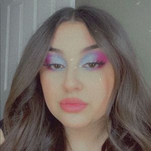 Meet your Posher, Angelina